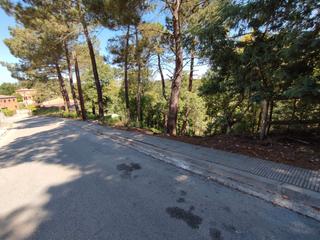 Terreny residencial  Carrer les heures