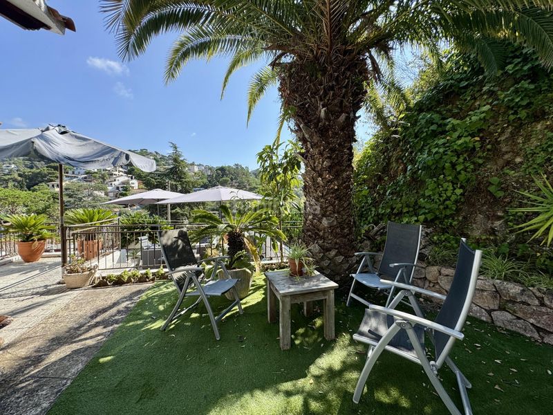 Foto 2bd5ba3a-ccec-418e-b5c7-1ac209e9a0e3. Xalet amb xemeneia calefacció aparcament piscina a Lloret de Mar