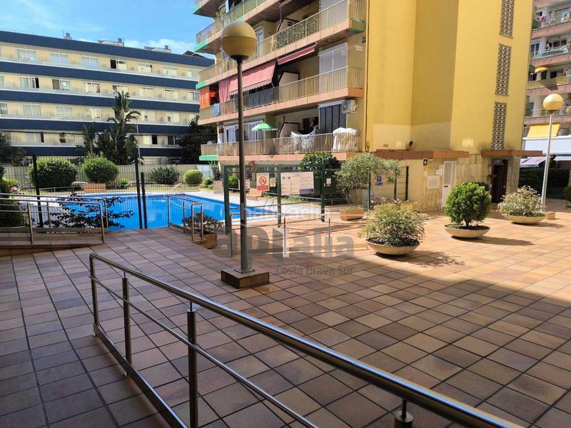 Foto e1d2fe90-c3a7-43f0-acf6-616eeee17ab8. Appartement mit pool in Fenals Lloret de Mar