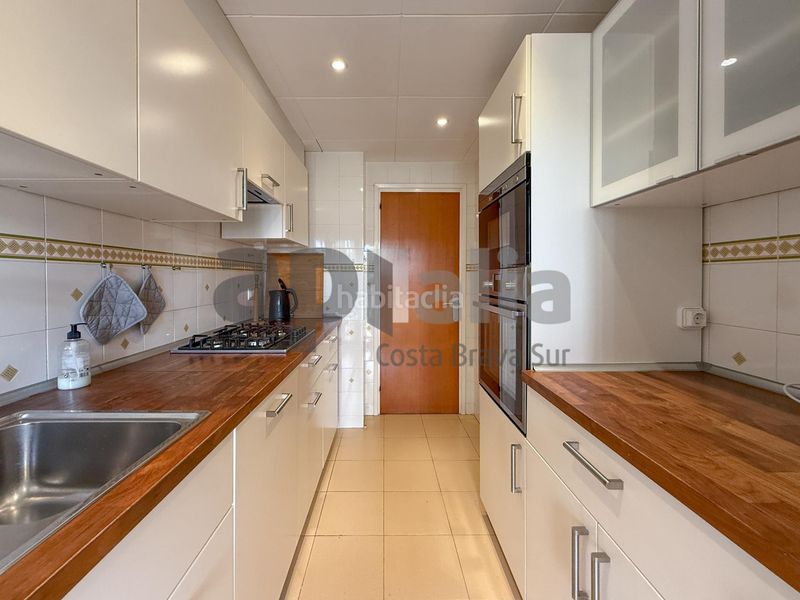 Foto 7d05e094-8125-4e1a-960c-87193d972532. Flat with heating pool in Fenals Lloret de Mar