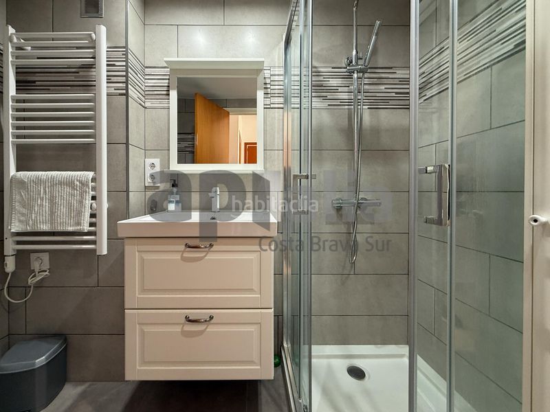 Foto 924bce2b-4096-48a3-8d51-6818a5025294. Flat with heating pool in Fenals Lloret de Mar