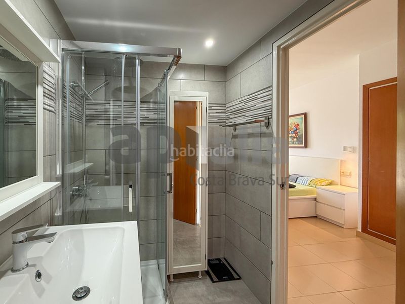 Foto 953ef309-cb09-46f1-92aa-f372cfdded31. Flat with heating pool in Fenals Lloret de Mar