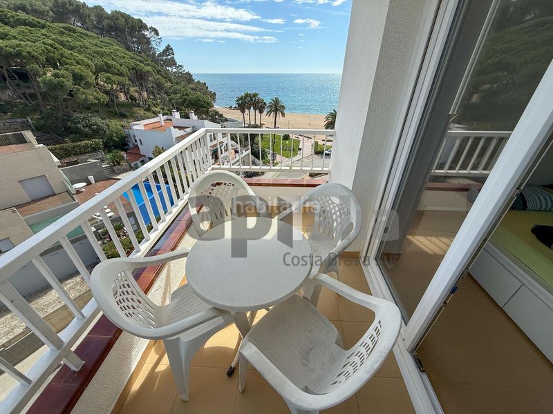 Foto b586c234-5e4d-4267-adbe-8880c14e5bb9. Flat with heating pool in Fenals Lloret de Mar