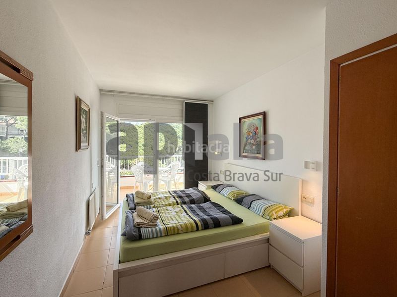 Foto df04c4ff-e38f-4349-afd7-35419f080c57. Flat with heating pool in Fenals Lloret de Mar