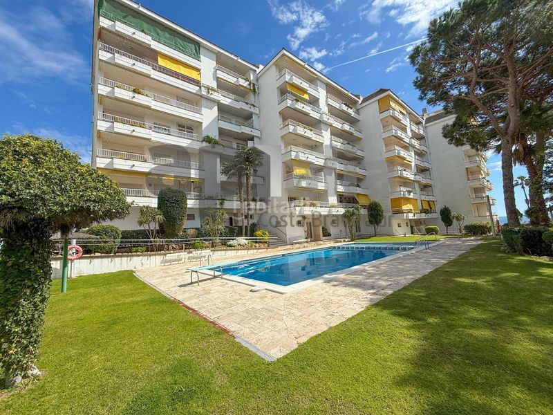 Foto ea087c45-0df1-4766-b0d3-c96497f4b94d. Flat with heating pool in Fenals Lloret de Mar