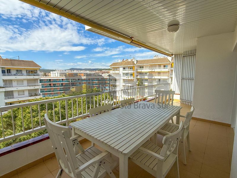 Foto f16f0b56-461a-4357-9afb-f5b89dbc00d9. Flat with heating pool in Fenals Lloret de Mar