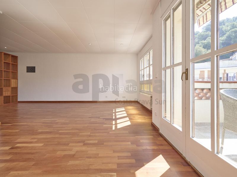 Foto bbd35c78-0a62-4aff-af83-6776a5e04920. Pis amb calefacció aparcament a Centre Lloret de Mar