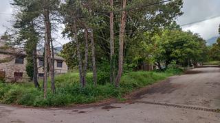 Terreny residencial a Sant Llorenç de Morunys. Parcel·la emprius roureda