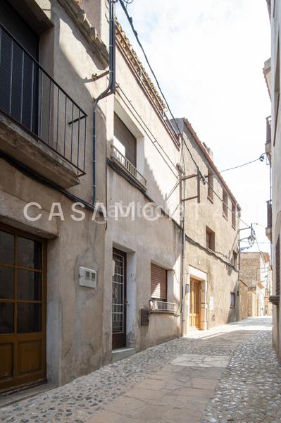 Foto fbe548a8-f446-407e-b963-f2609b79ffd7. House with parking in Torroella de Montgrí