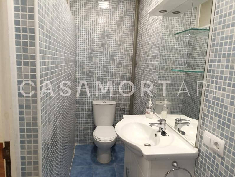 Foto 224f3703-83f8-4232-b7bb-0a8c1ebe9077. Rent business premise in Torroella de Montgrí