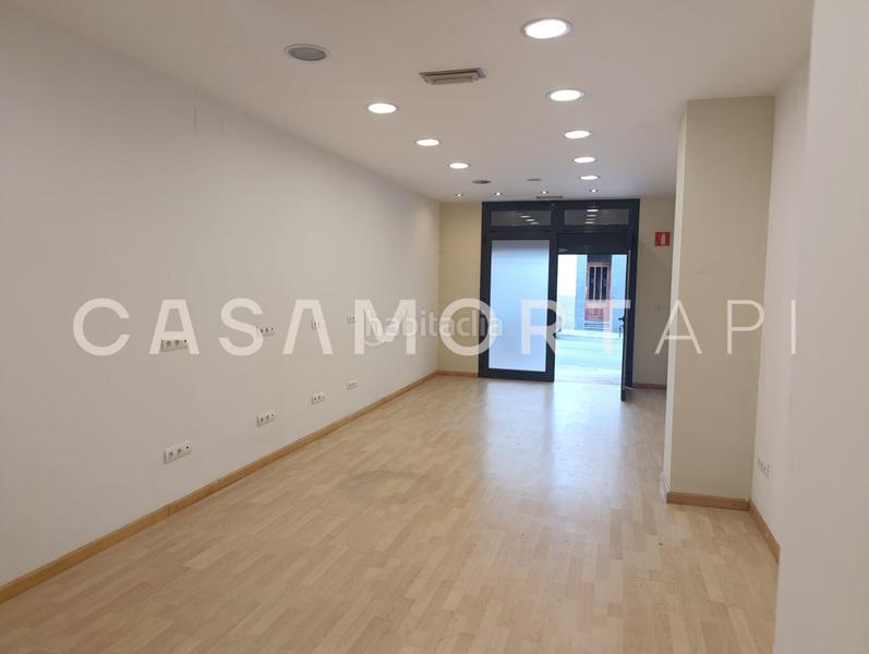 Foto 836e7330-40a4-4b78-b497-59a3d77af653. Lloguer local comercial a Torroella de Montgrí