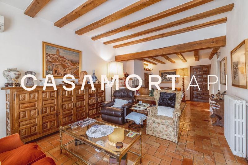Foto 4122a394-56bc-42d9-bd28-d2effe3be556. Casa amb aparcament a Torroella de Montgrí