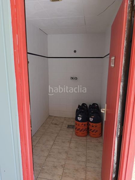 Foto 001ad612-5e04-4f70-9bf7-533af37f8eaf. Local comercial local en venta al lado de l en l´Estartit poble Estartit