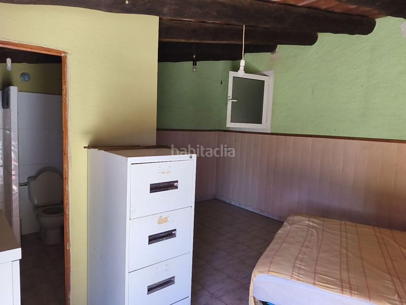 Foto a8a0879b-bf1a-479d-8a20-e2da37602a7a. Local comercial local en venta al lado de l en l´Estartit poble Estartit