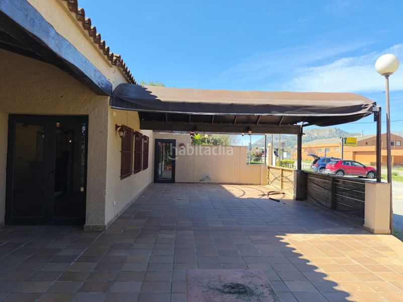 Foto b317fe2d-7635-4e0d-a39f-2354d7415d67. Local comercial local en venta al lado de l en l´Estartit poble Estartit