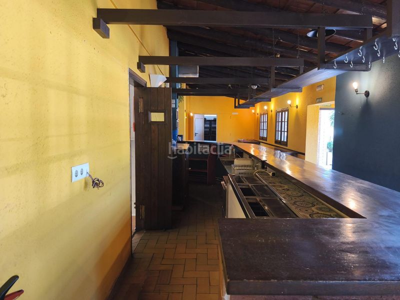 Foto cec1a257-943b-473d-8824-c524456a7fb6. Local comercial local en venta al lado de l en l´Estartit poble Estartit