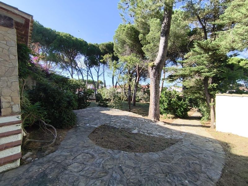 Foto 92dd536f-2382-473d-8ef2-993de2af4ade. Xalet amb piscina a Riells Escala (L´)