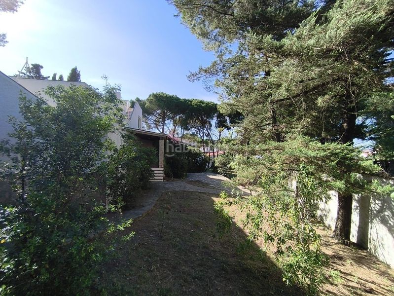 Foto c3481ff9-d184-4e69-b82d-6682261d0bd6. Xalet amb piscina a Riells Escala (L´)