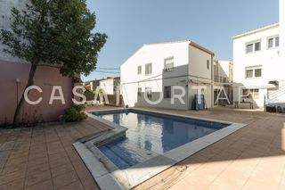 Haus  Carrer de la llibertat. Casa en el casco de torroella de montgrí con piscina y garaje