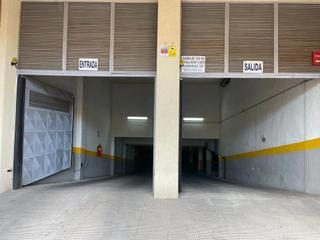 Parking voiture à Calle san basilio 2. Amplio garaje en murcia  oportunidad única por 17,000!