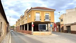 Édifice à Serrano 1. Venta de 5 pisos  7 garajes en calle serrano n 1 cartagena