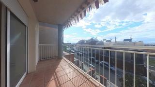 Maison jumelée à Avenida region murcia 26. Venta de casa adosada en avenida region murcia n 26 torreagúera