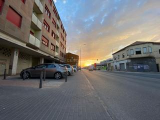 Aparcament cotxe a Avenida ciudad de almería 171