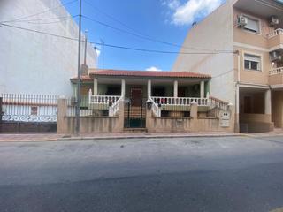 Haus in Calle claudio coello  16. Vivienda unifamiliar en ceuti