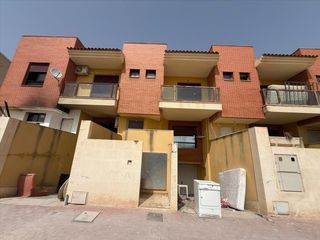 Semi detached house in Calle cl jacinto benavente nº 24 24