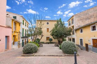 Casa in Cuesta partidor 4. Inversión única en cehegín edificio con piscina y parking en ple