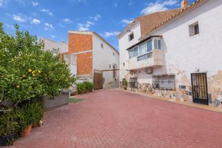 Casa a Cuesta partidor 4. Inversión única en cehegín edificio con piscina y parking en ple