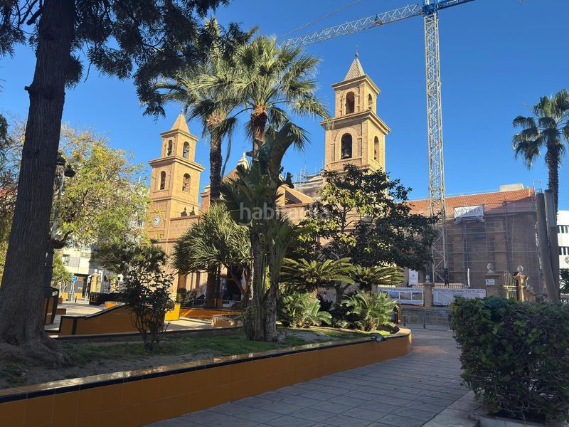 Foto 3253b711-4b6b-42d5-9a4e-4e8f05a459b8. Edifici a plaza constitucion de la 7 a Centro - Muelle Pesquero Torrevieja