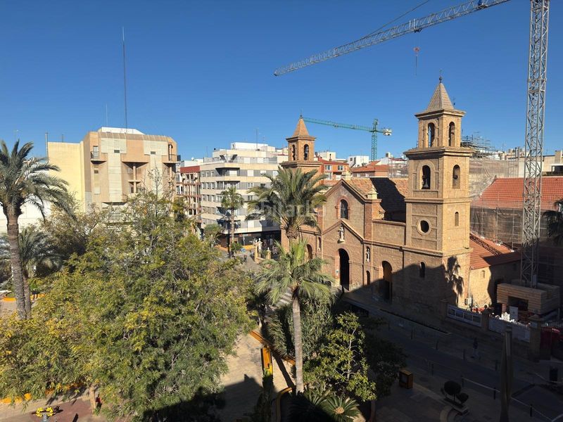 Foto 90fe1b6a-bee0-47ea-8ac4-f12939a30e9a. Edifici a plaza constitucion de la 7 a Centro - Muelle Pesquero Torrevieja