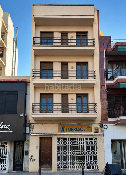 Foto d69733b5-2426-452a-ae37-50eba1638388. Edifici a plaza constitucion de la 7 a Centro - Muelle Pesquero Torrevieja