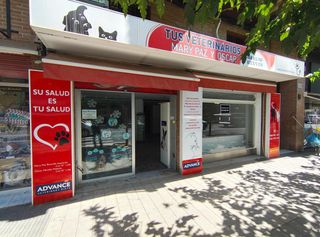 Local Comercial a Calle del pintor pedro flores 21. Estupendo local en zona comercial en el infante