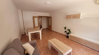 Pis  Compositor david templado 80. Amplia vivienda de 4 dormitorios con garaje, totalmente amueblad