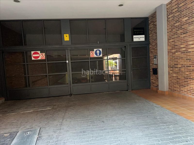 Foto 7e6fac42-2253-40d9-bc6c-9db87739dca7. Aparcament cotxe a Opañel Madrid