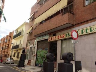 Local Comercial a Casco Antiguo. Oportunidad única locales comerciales en el corazón de majadahon