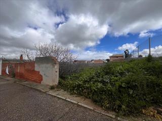 Terreno residencial en Calle de teodomiro lópez fentanes s/n. Suelo urbano de 3.988 m2 en recas