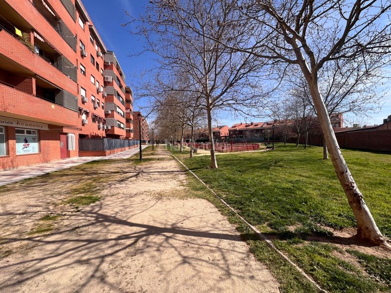 Foto bed8ea98-d5a3-4530-9e19-eeff586a31b8. Local comercial a Humanes de Madrid