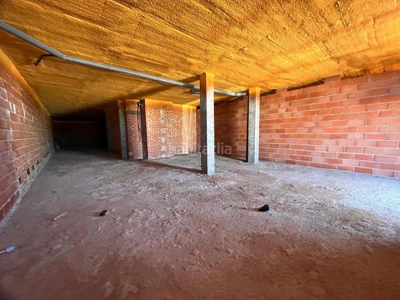 Foto 4a5209c4-6665-4d00-8733-e3f585e0c577. Local commercial dans Recas