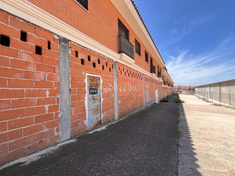 Foto 4eec918e-8a76-4d57-bd7b-b856aa38533f. Local commercial dans Recas