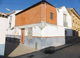 Mas  Calle huertas. Casa de pueblo para reforma integra en corral de almaguer