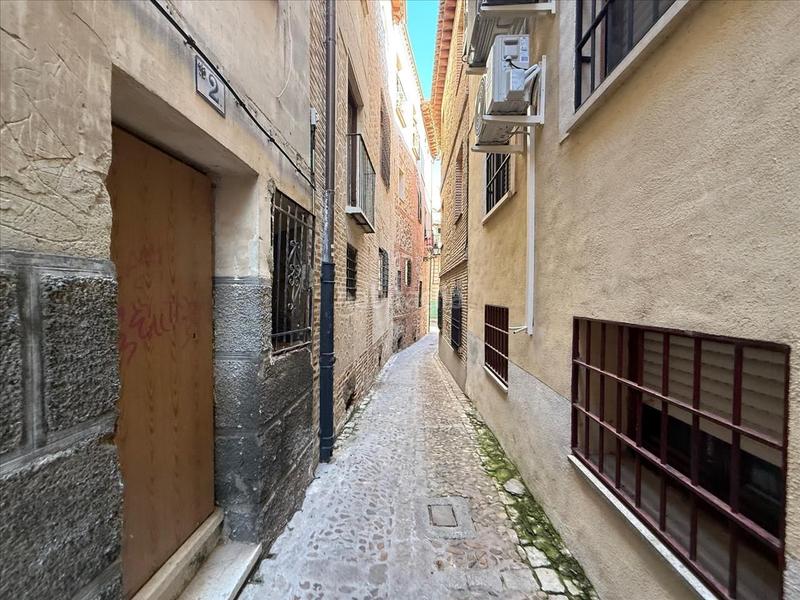 Foto a515b15e-7fa3-4064-9ab6-3982d5beaf34. Apartamento piso para reformar en el centro en Casco Histórico Toledo