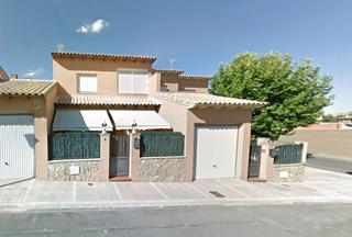 Casa  Calle garcia lorca. Chalet adosado de 4 dormitorios en villaluenga de la sagra