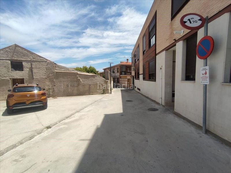 Foto 4387b15b-2ce8-47e9-9dd9-a5d1f1327709. Aparcament cotxe a Bargas