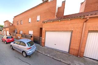 Casa a Chozas de Canales. Inmueble sin posesión