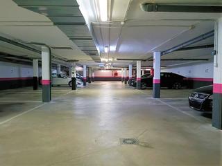 Aparcament cotxe  Calle azucenas. Plaza de garaje de 12 m2 en fuenlabrada