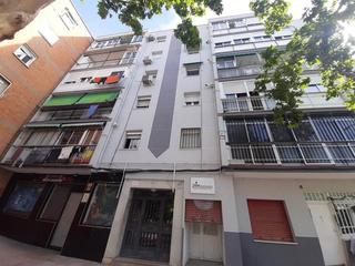 Apartament  Calle puerto balbaran. Piso de 61 m2 en entrevías, madrid