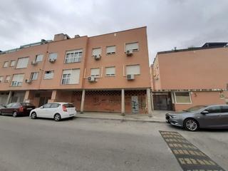 Aparcament cotxe a Loeches